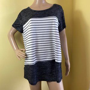 Women’s Short-sleeve Gray & White Striped Top – Size XXL